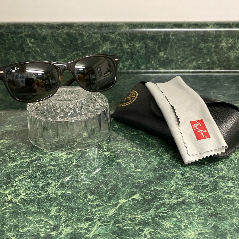 Ray Ban Wayfarer Sunglasses Tortoise